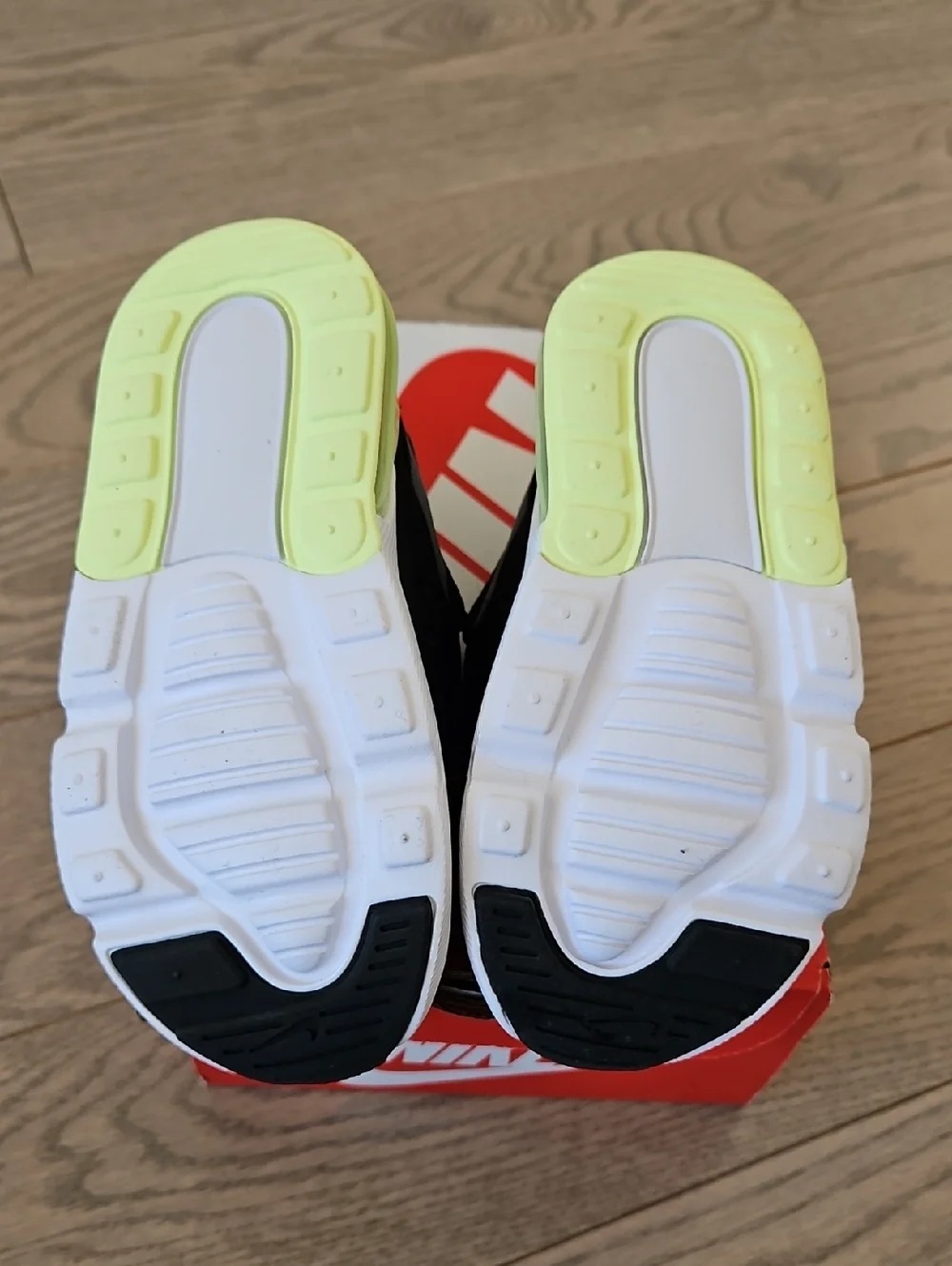 Nike Kids Air Max 270 Extreme Sneakers - Gray/Neon Green-Yellow/Black - Sz 10 - Picture 4 of 6